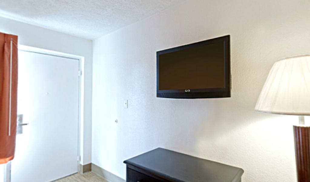 Econo Lodge 메트로폴리스 객실 사진