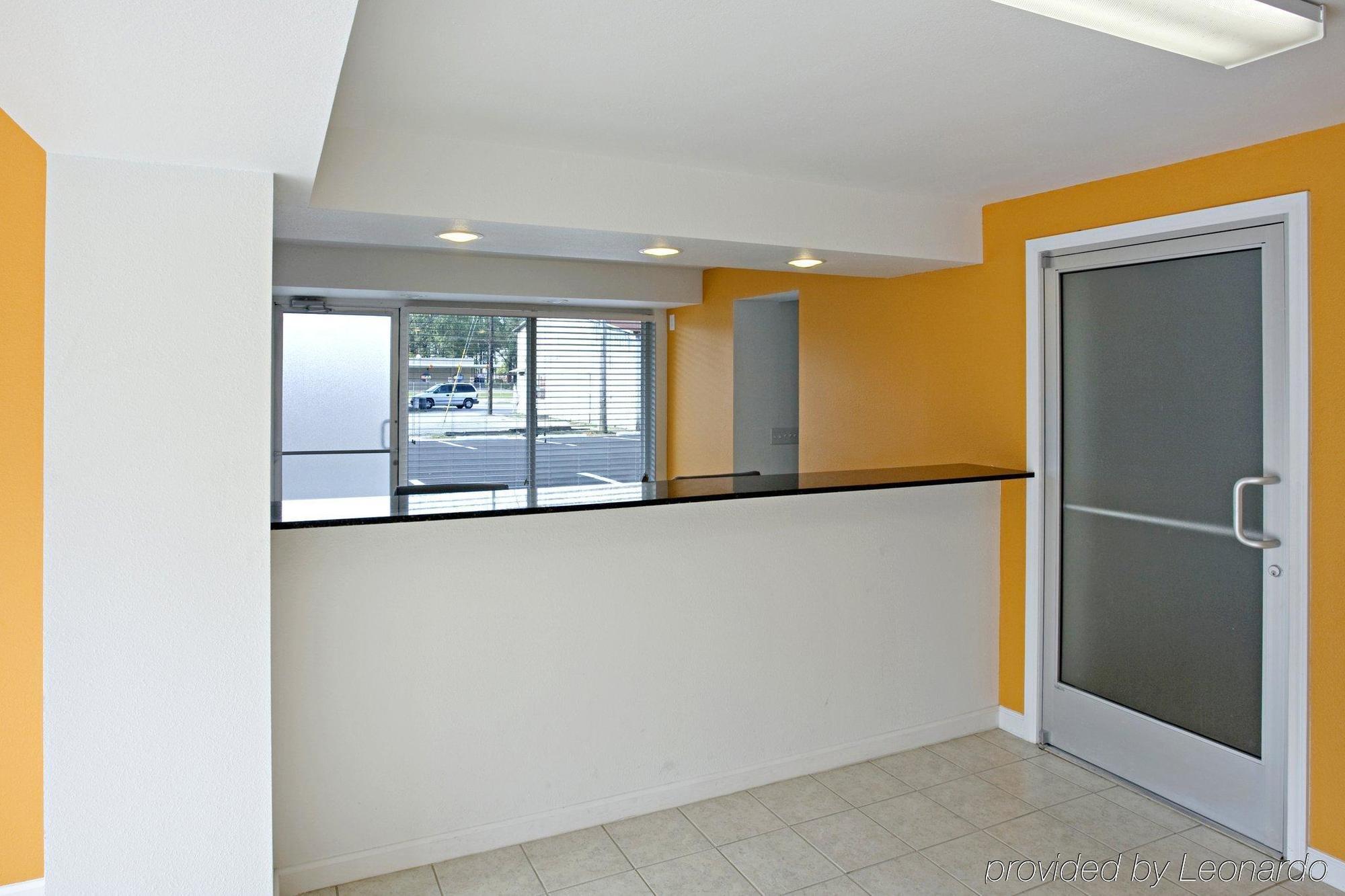 Econo Lodge 메트로폴리스 내부 사진