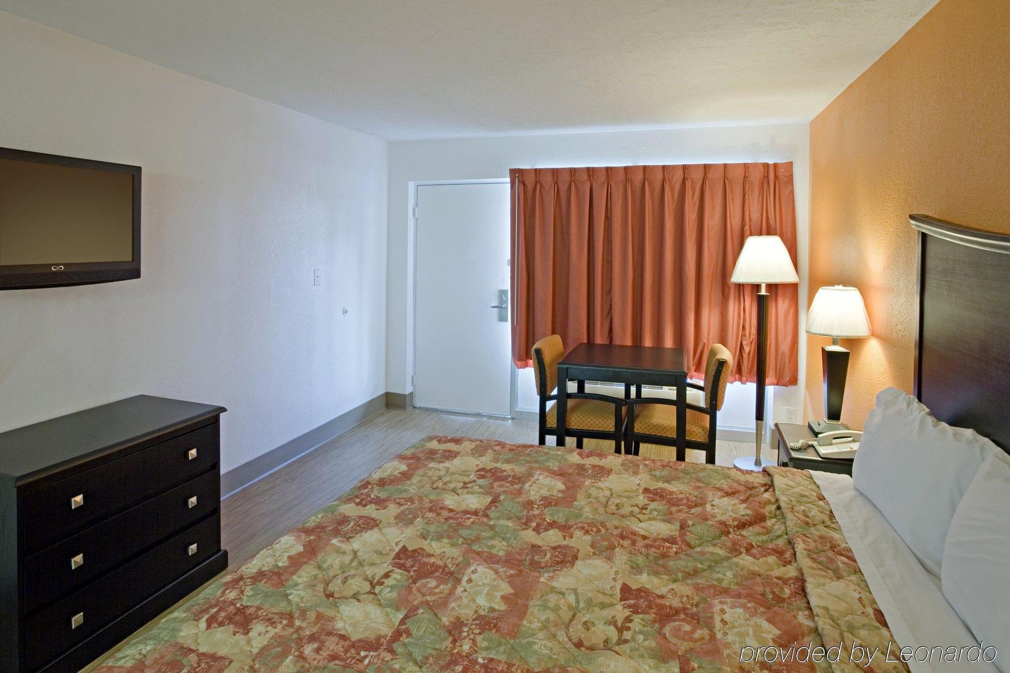 Econo Lodge 메트로폴리스 객실 사진