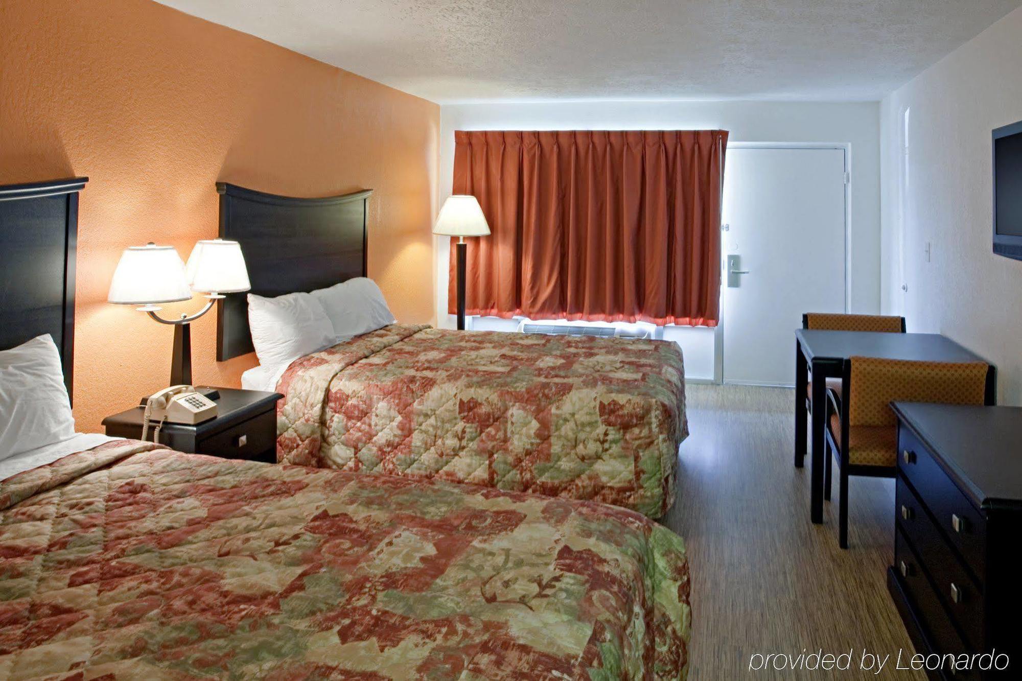 Econo Lodge 메트로폴리스 객실 사진