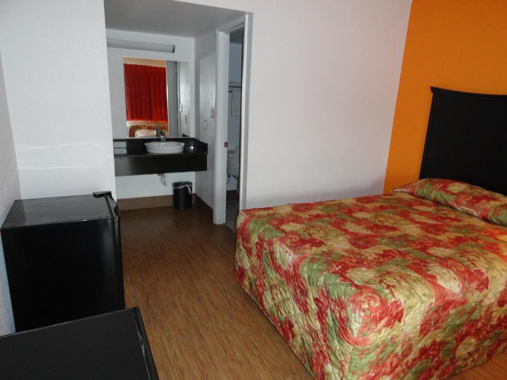 Econo Lodge 메트로폴리스 객실 사진