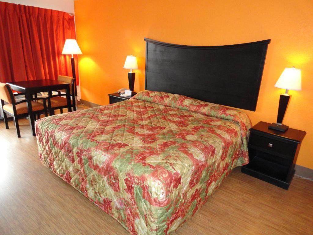 Econo Lodge 메트로폴리스 객실 사진